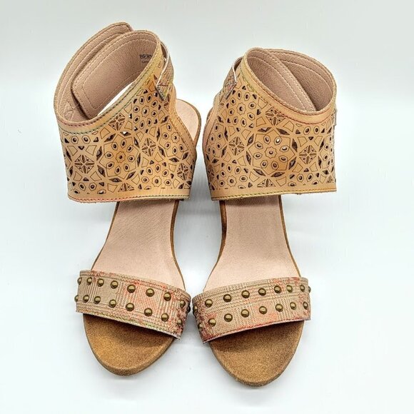 L'Artiste Spring Step Bernadette Leather Studded Sandals 40 - Picture 2 of 9